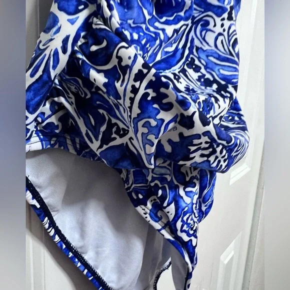 SOLD ☀️Ralph Lauren Women’s Tummy Slimming Blue Floral One Piece Swimsuit Sz 12 - Picture 5 of 13